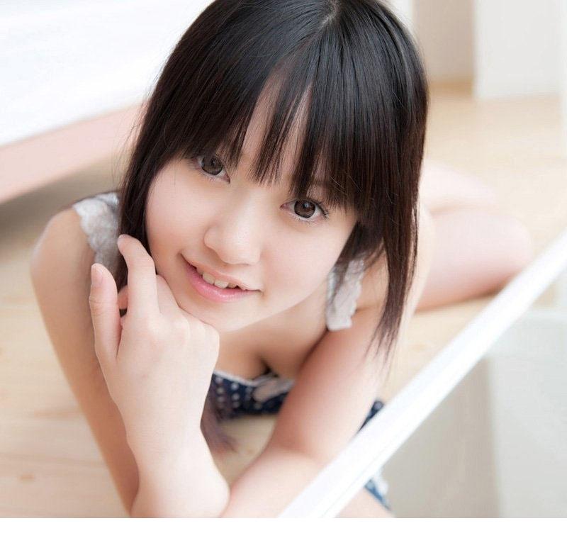 点击大图看下一张：可爱日本虎牙美少女内衣图片2
