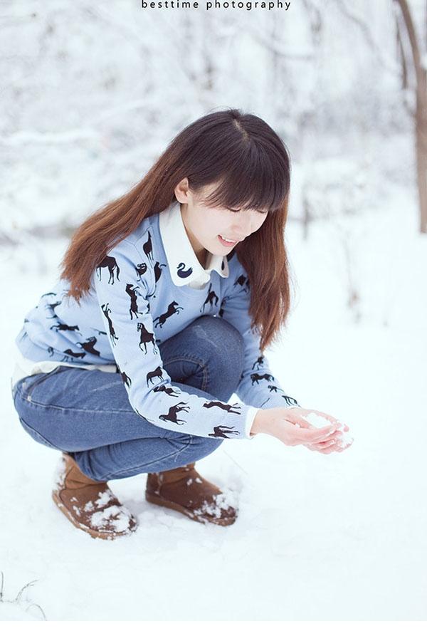 点击大图看下一张：好心情女孩冬日漂亮的雪花3