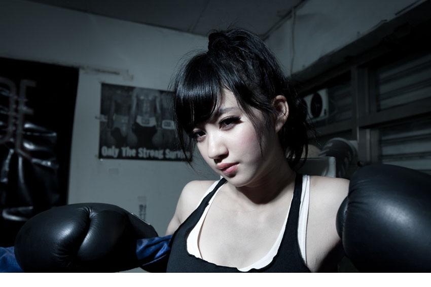 点击大图看下一张：小清新女拳击手青春活力十足3