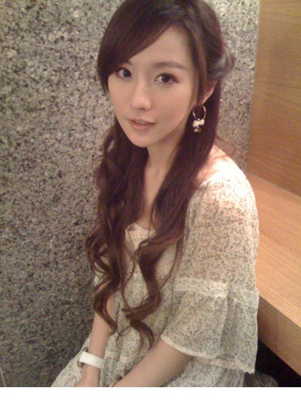 点击大图看下一张：星海音乐学院的校花王婉珈10