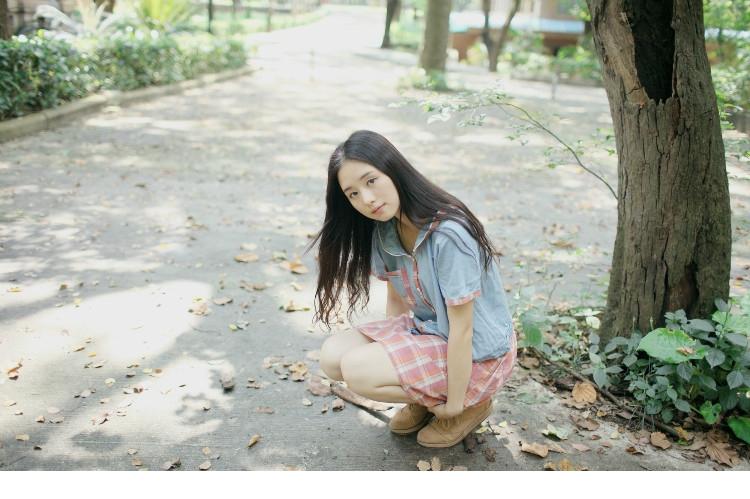 点击大图看下一张:清纯甜美MM的街头生活私密随拍9