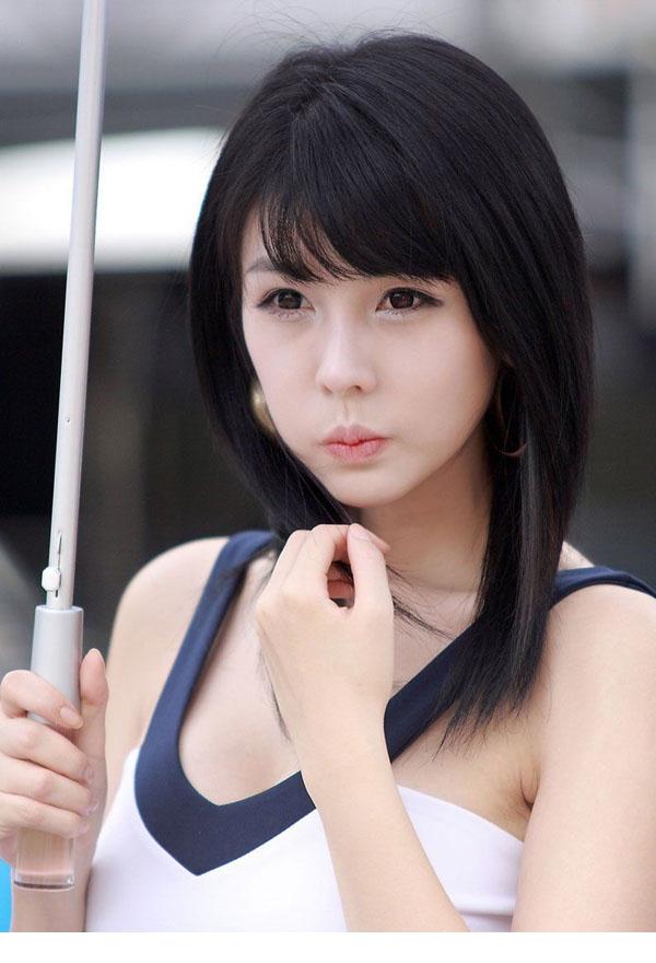 点击大图看下一张：韩国绝色美女车模李智友7