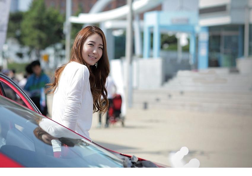 点击大图看下一张：韩国红人车模宝贝方恩英1