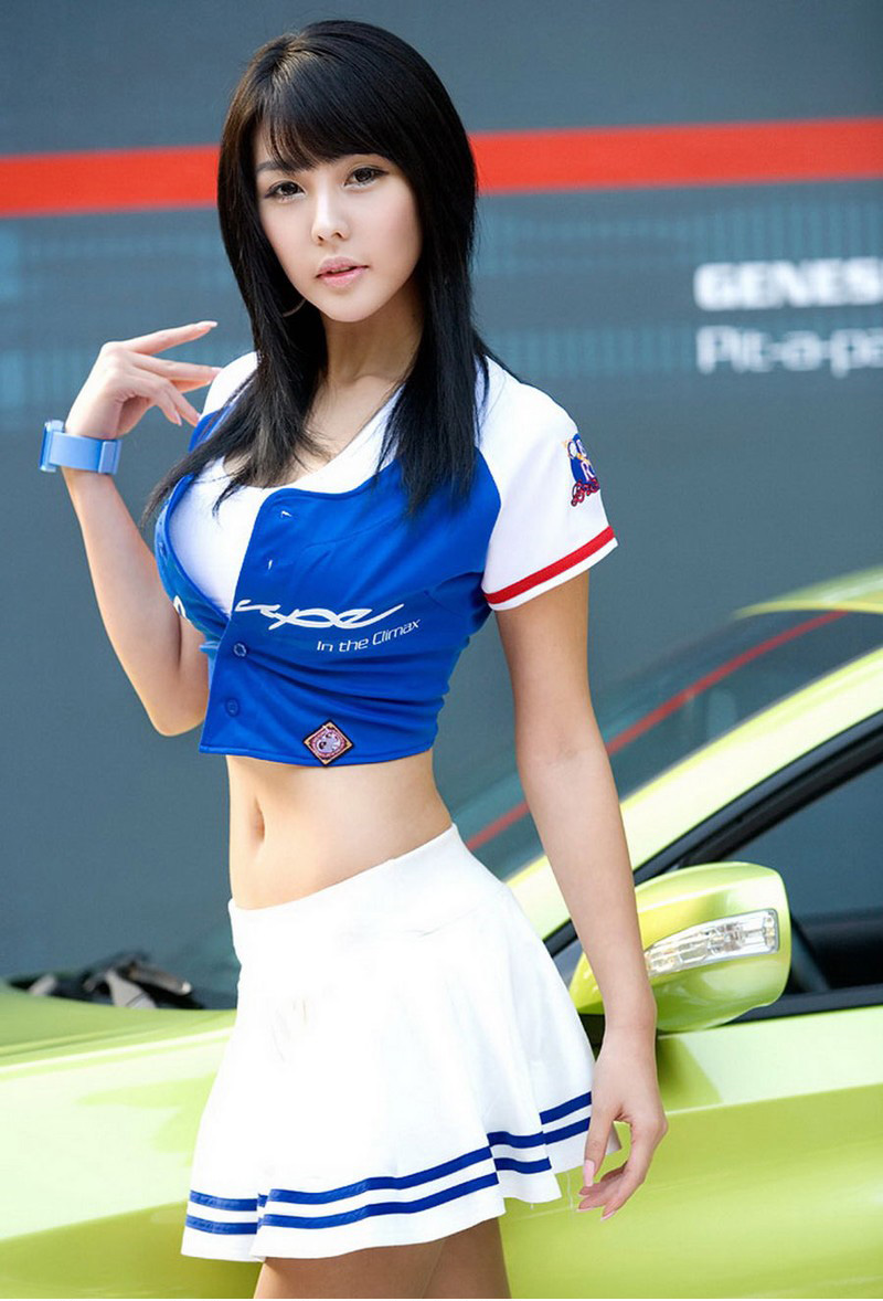点击大图看下一张：韩国美女车模李智友美图1