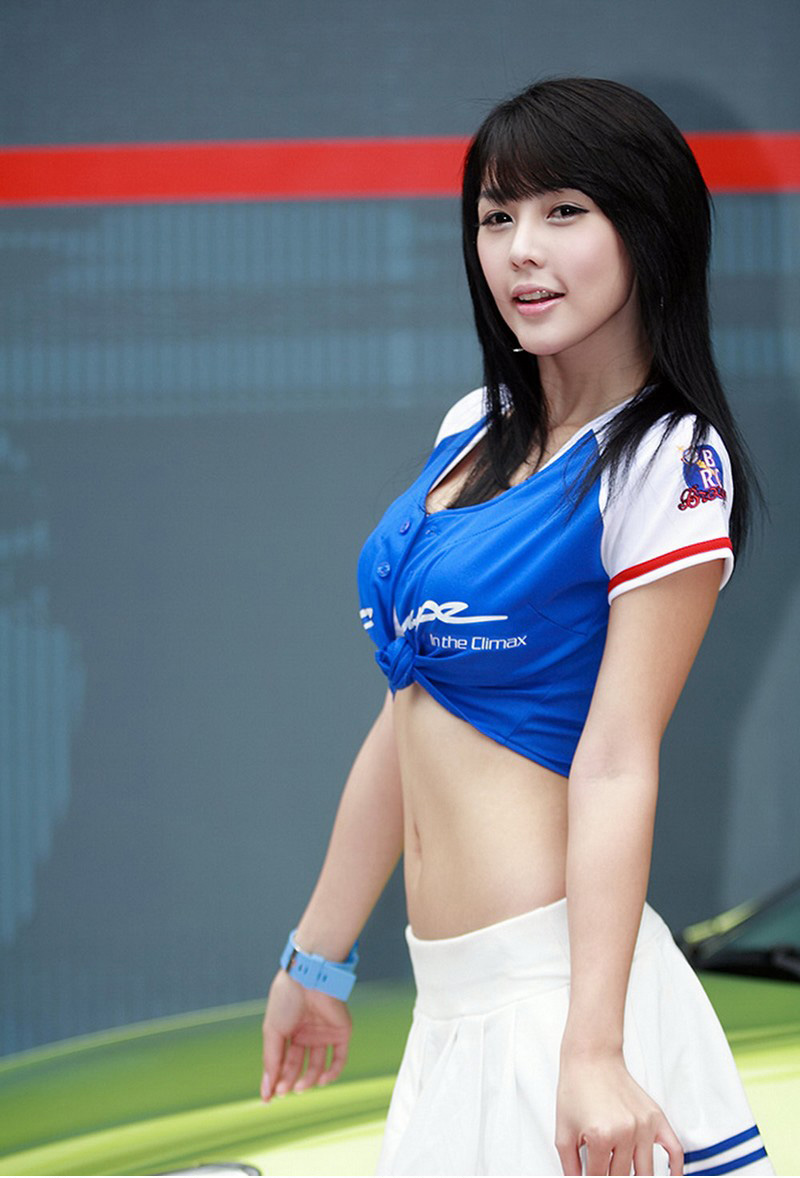 点击大图看下一张：韩国美女车模李智友美图5