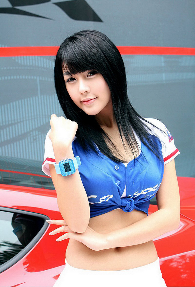 点击大图看下一张：韩国美女车模李智友美图7