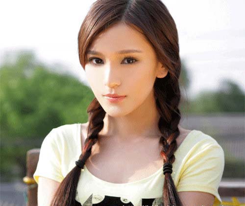 点击大图看下一张：中戏校花王希维美女8