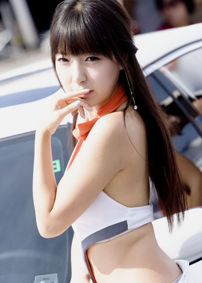 点击大图看下一张：看韩国车模美女2