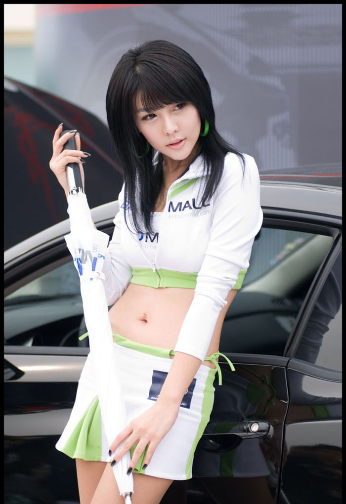 点击大图看下一张：韩国妩媚车模李智友美女5