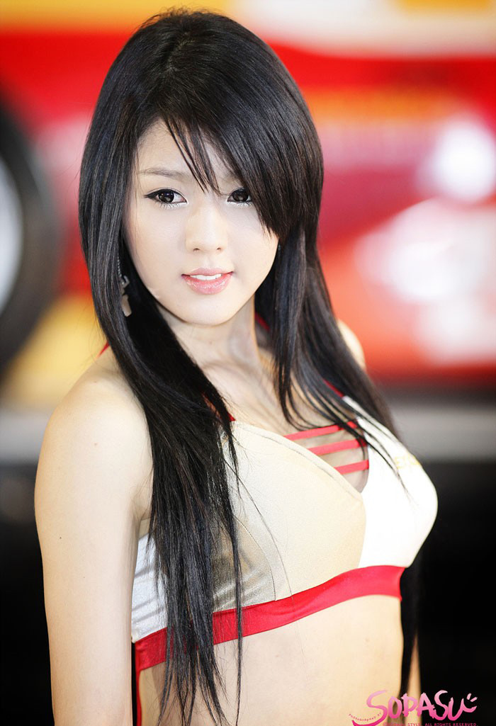 点击大图看下一张：韩国顶级车模美女4