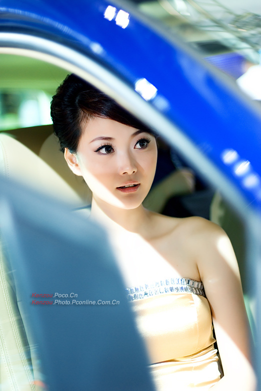点击大图看下一张：2008重庆国际车展.车模(下)4