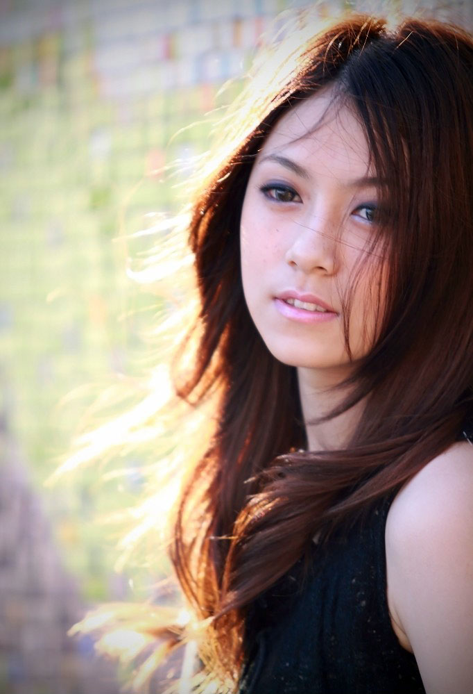 点击大图看下一张：乖巧清纯靓丽MM街拍写真10