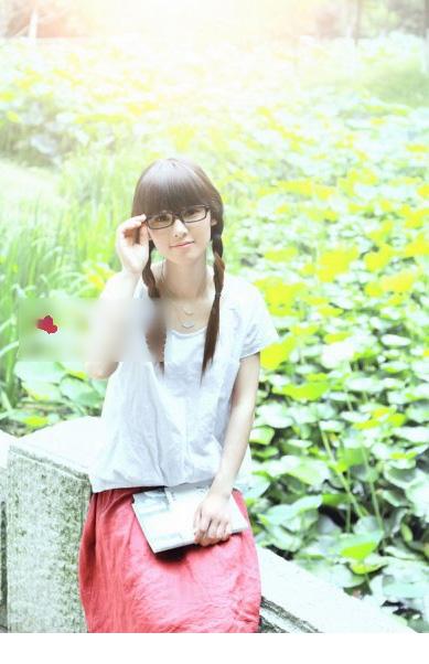 点击大图看下一张:清纯眼镜学生妹爱学习9