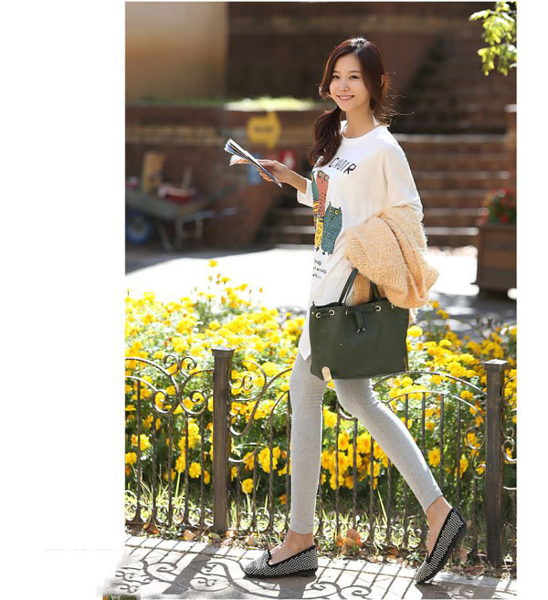 点击大图看下一张：韩国阳光美女漫步在街上5