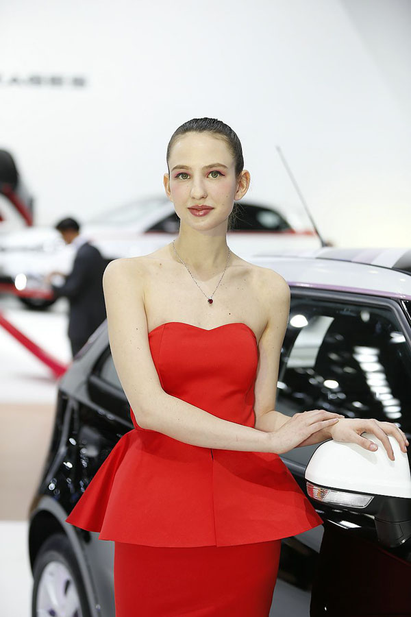 点击大图看下一张：2014北京车展高清风华绝代的模特组图第1季2