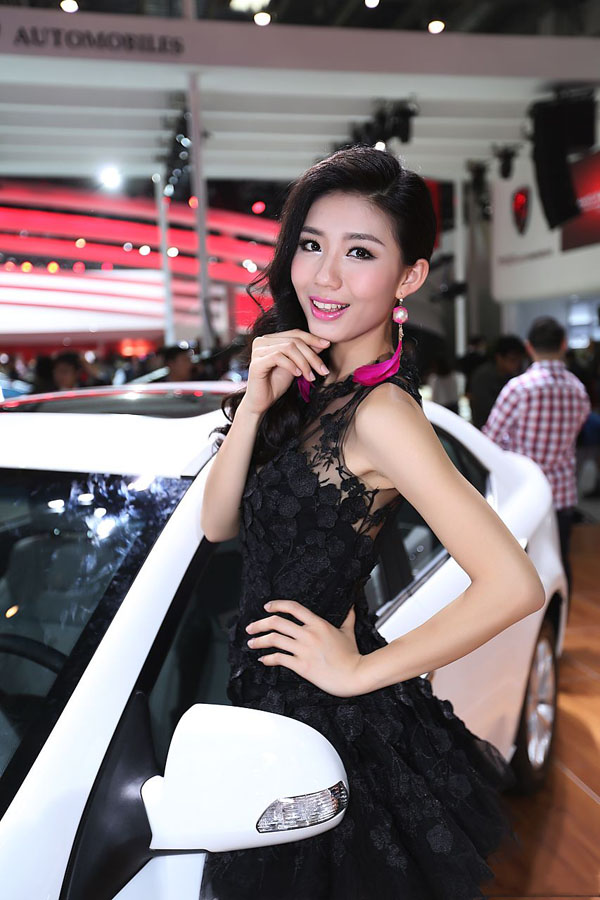 点击大图看下一张：2014北京车展高清绝代芳华的模特组图第3季2