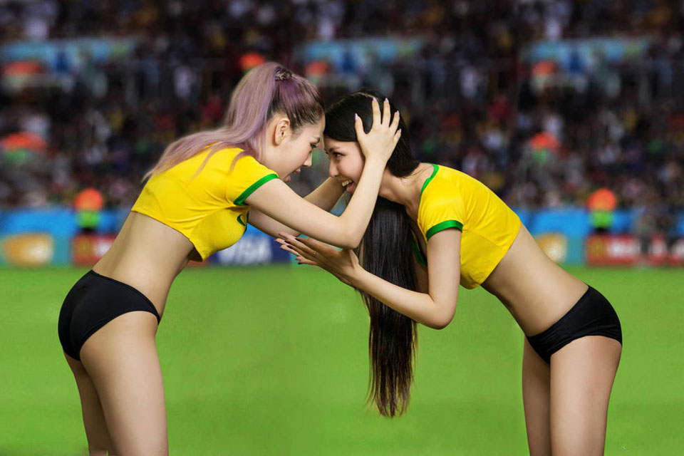 点击大图看下一张：世界杯现场异域风情 性感宝贝演绎经典瞬间6