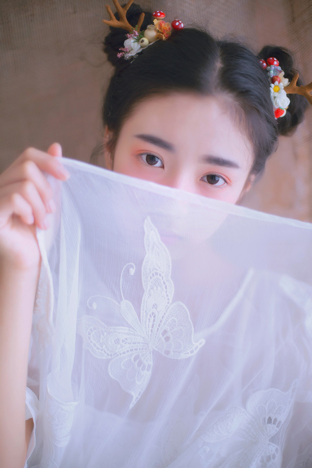 点击大图看下一张：清纯美女唯美迷人写真6