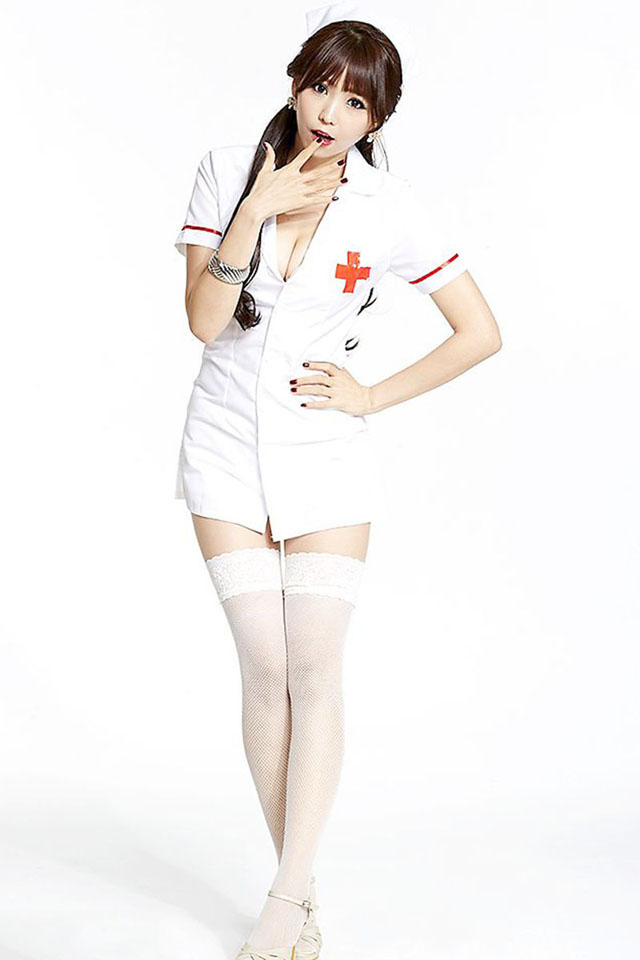 点击大图看下一张：韩国车模女神李恩慧护士装性感诱人1