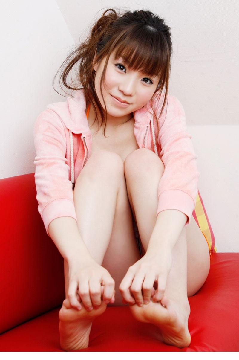 点击大图看下一张：日本甜美气质少女粉嫩私房自拍照1