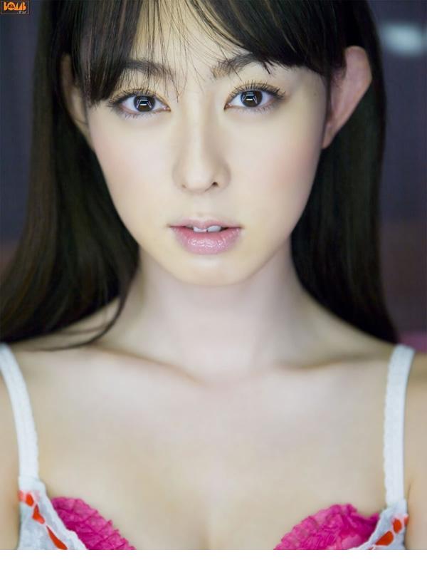 点击大图看下一张：超青春性感日本美少女粉红色诱惑图片2