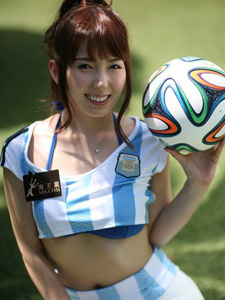 波多野结衣化身性感足球宝贝身穿阿根廷球衣挺豪乳助威世界杯