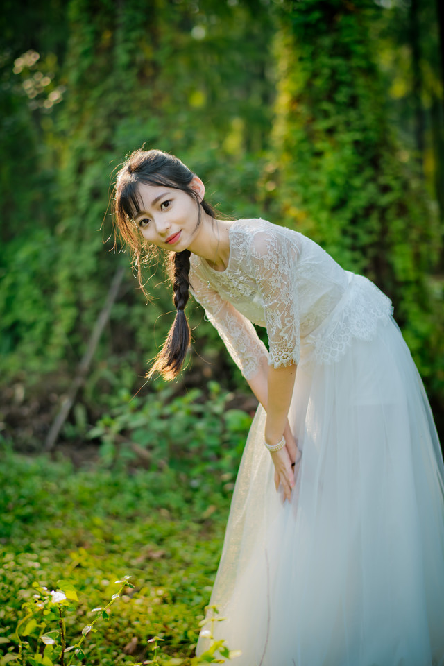 点击大图看下一张:婚纱唯美少女含情脉脉惹人爱8