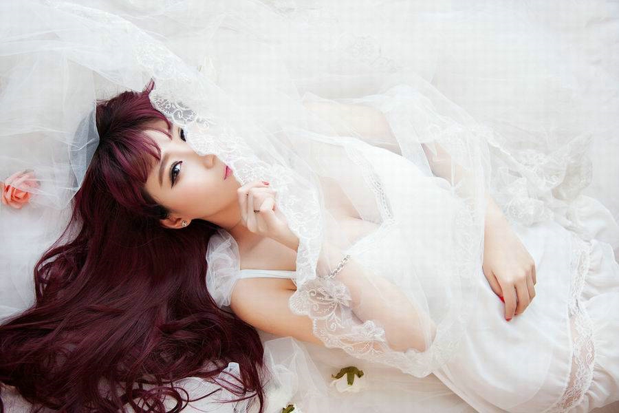 点击大图看下一张:闺房熟女睡眼朦胧的魅惑9