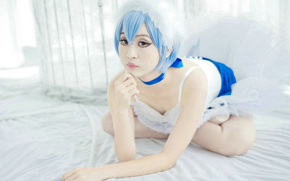 点击大图看下一张：短发可爱萝莉cosplay8