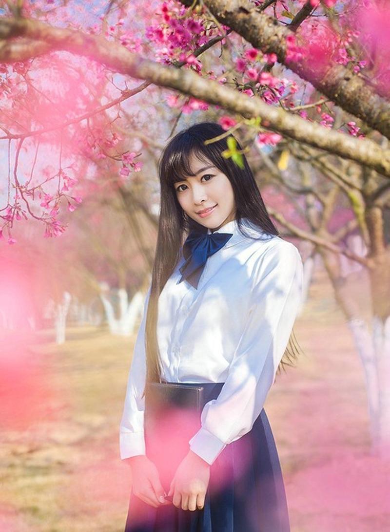 点击大图看下一张：樱花树下的学生制服美女唯美清新7