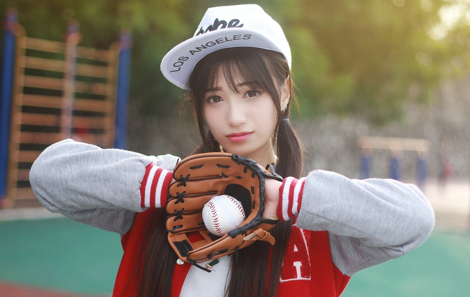 点击大图看下一张：热爱运动的妹子与棒球之间不得不说的秘密7