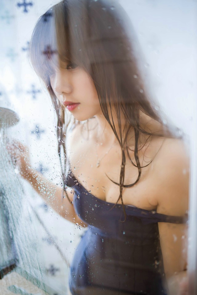 点击大图看下一张：可爱水灵灵妹子浴室湿身诱惑写真5