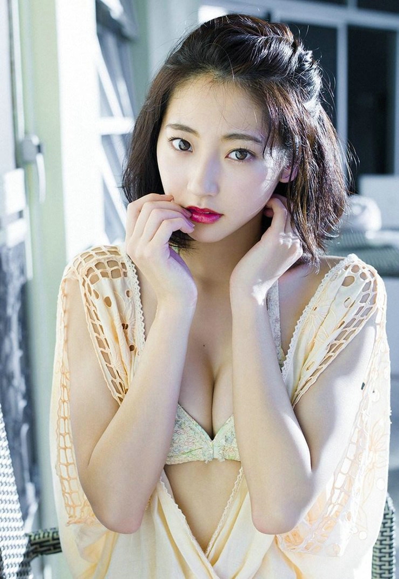 点击大图看下一张：日本19岁美少女骨感高挑性感身材可爱迷人3