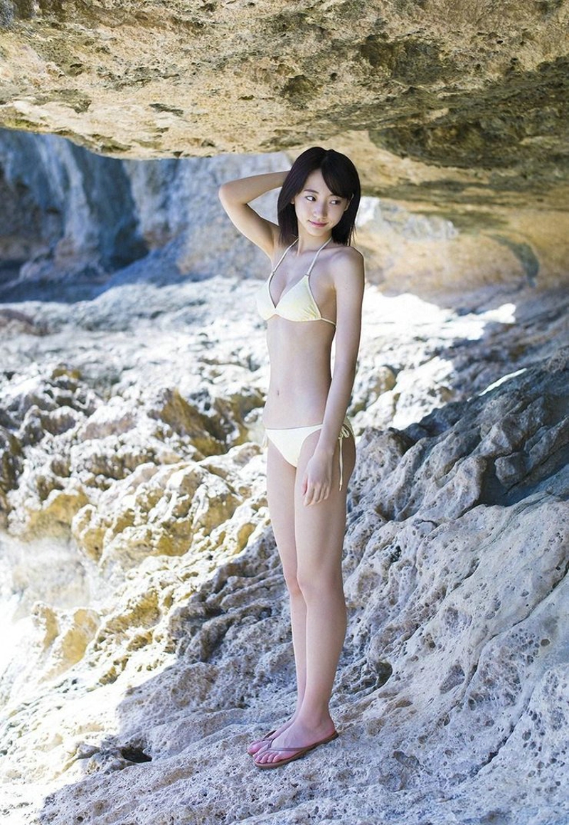 点击大图看下一张：日本19岁美少女骨感高挑性感身材可爱迷人2