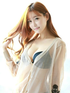 韩国美女诱人胸部写真妖娆身材完美展现