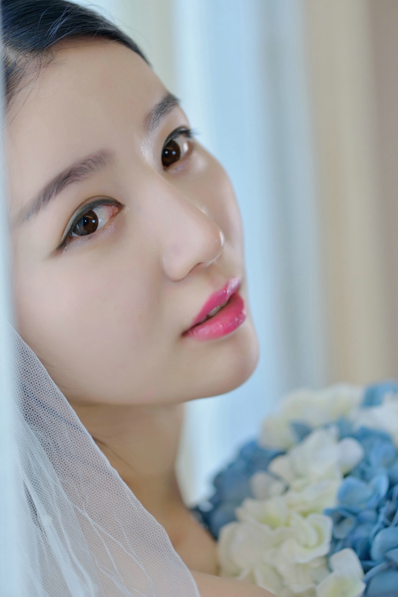 点击大图看下一张：美丽的白沙新娘美女林萧养眼迷人