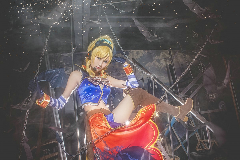 点击大图看下一张:LoveLive绚濑绘里万圣节cos作品