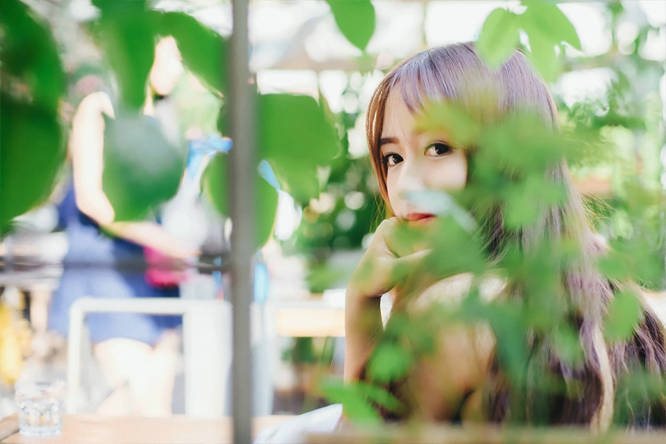 点击大图看下一张：气质韩系美女夏日清凉迷人写真