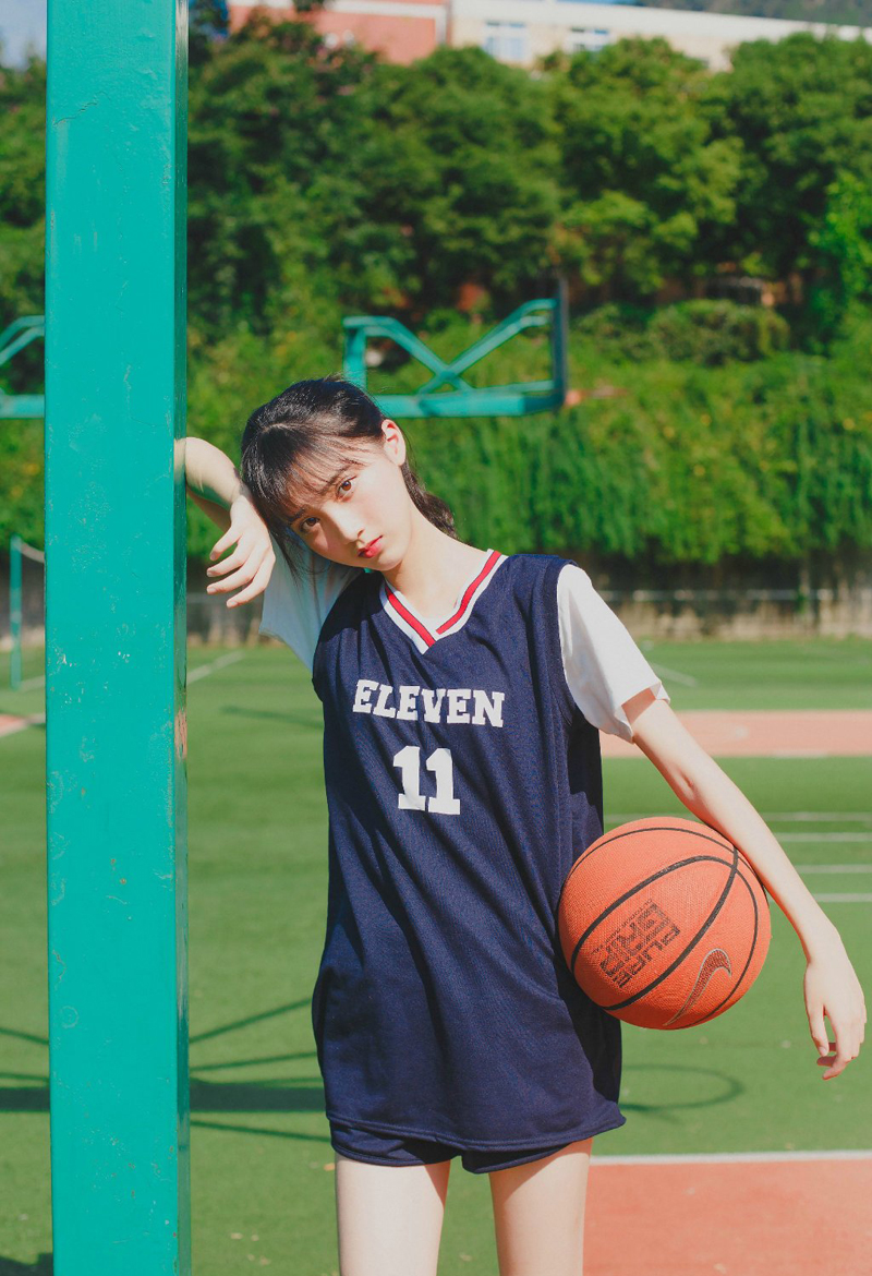 点击大图看下一张：可爱篮球少女活力写真青春无敌