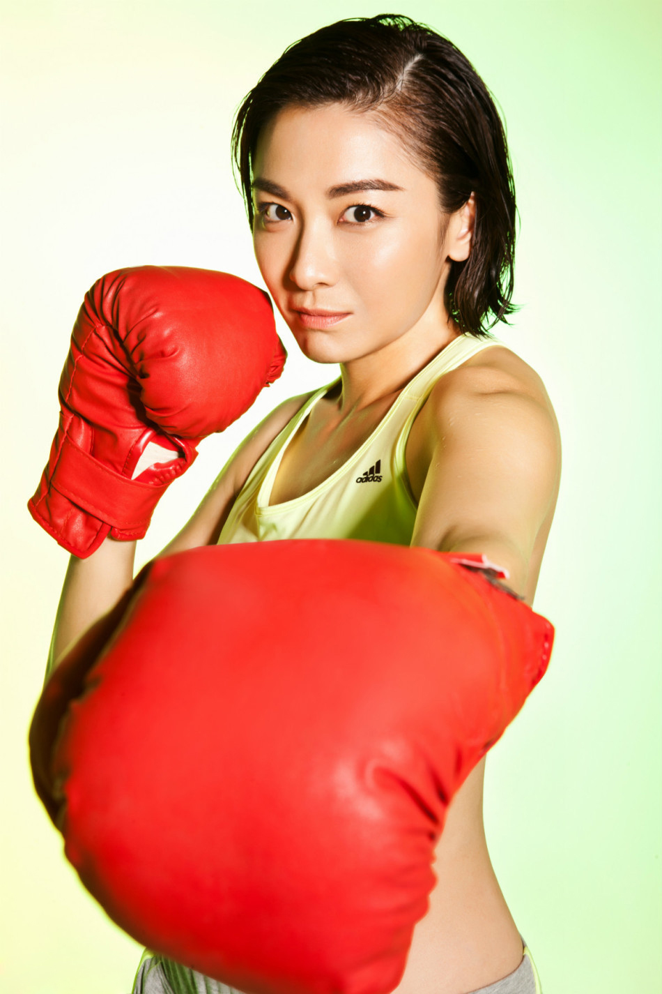 点击大图看下一张：江祖平国民姐姐秀运动健身肌肉