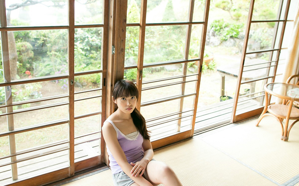 点击大图看下一张：日本少女组中岛早贵清纯私房写真大片