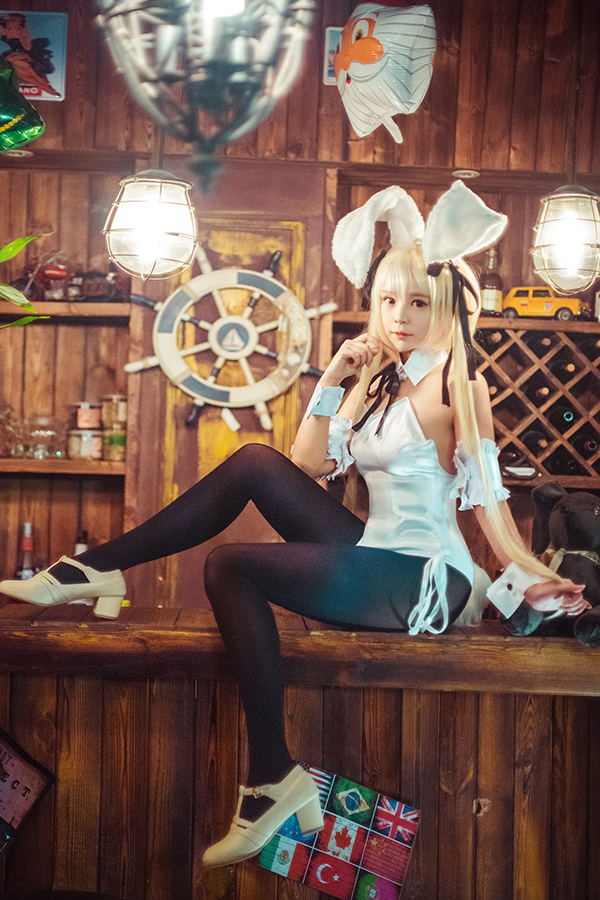 点击大图看下一张：性感酒吧兔女郎春日野穹唯美cosplay