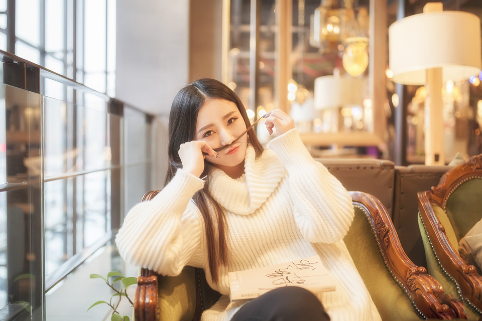 点击大图看下一张：清新暖洋的午后美女气质温馨靓丽动人