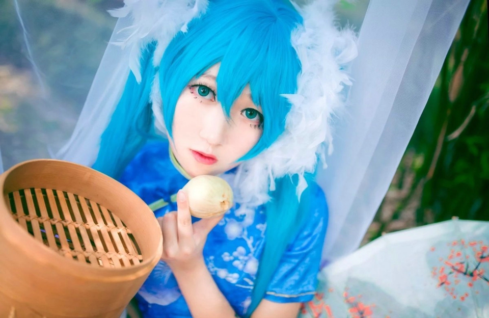 点击大图看下一张：我与保姆同居的日子初音未来美厨娘cos