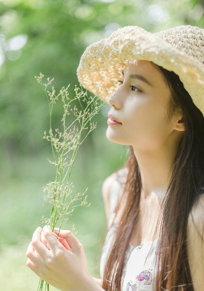 点击大图看下一张：文艺女神清新温婉笑容甜美灿烂