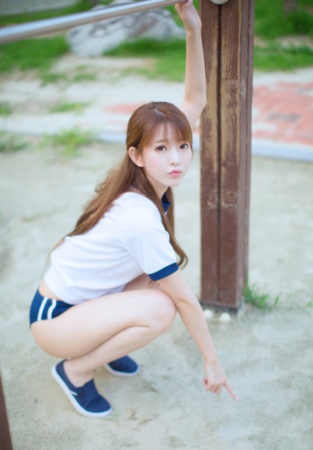 点击大图看下一张：yurisa性感短裤活力运动写真