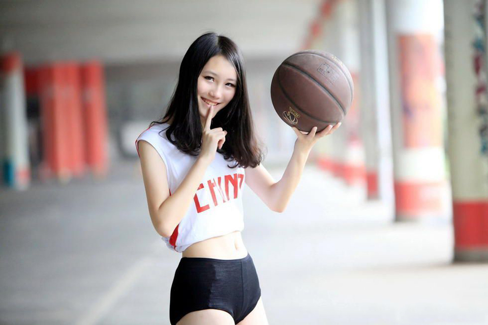 点击大图看下一张：甜美篮球宝贝紧身内裤可爱迷人