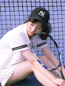 炎炎夏日小清新美女网球运动挥汗写真