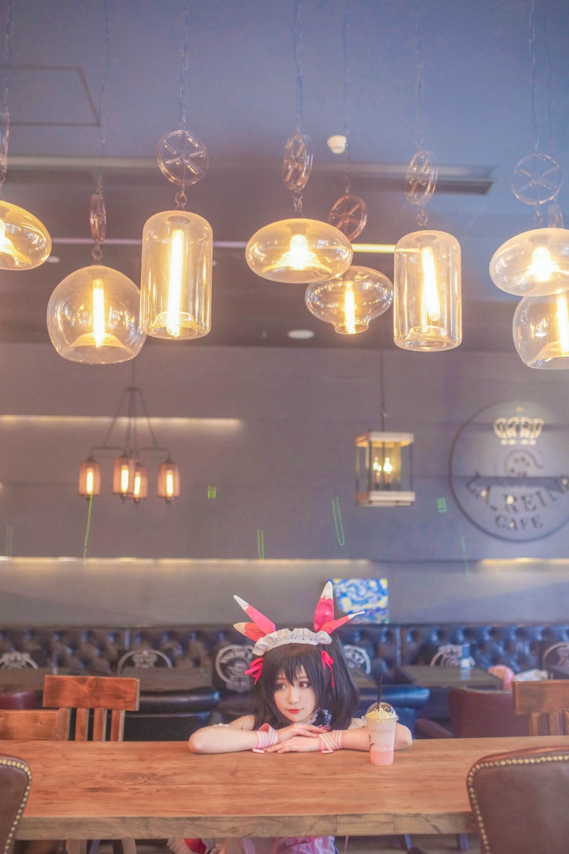 点击大图看下一张：矢泽妮可情人节女仆制服诱惑cosplay图片