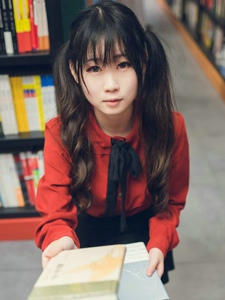 图书馆里的遇到的双马尾萝莉少女甜美可爱很迷人